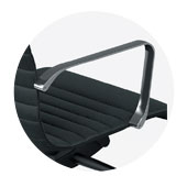 Legs/fixed armrests</br> in chrome finish accoudoirs